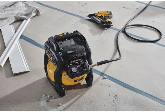 Компрессор воздушный аккумуляторный DeWALT DCC1018N DCC1018N фото