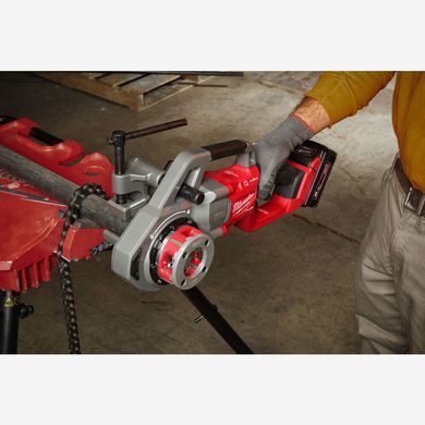 Инструмент резьбонарезной аккумуляторный MILWAUKEE, M18 FUEL FPT114-802C, 1 1/4'' 4933479420 фото