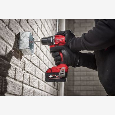 Дриль-шурупокрут з ударом акумуляторний MILWAUKEE, M18 BLPDRC-422C 4933492825 фото