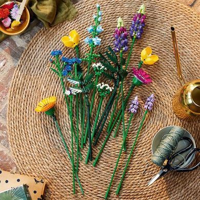 Конструктор LEGO Botanicals Букет польових квітів 939 деталей (10313)