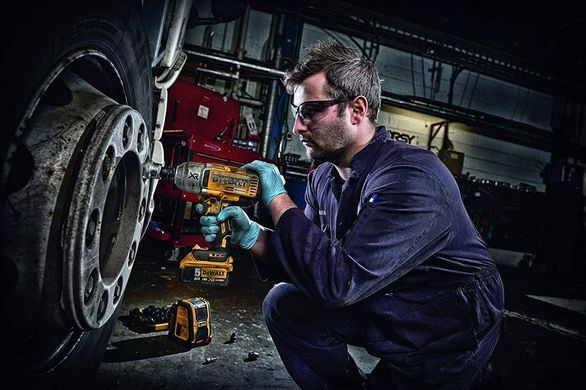 Гайковерт ударний акумуляторний безщітковий DeWALT DCF899N DCF899N фото