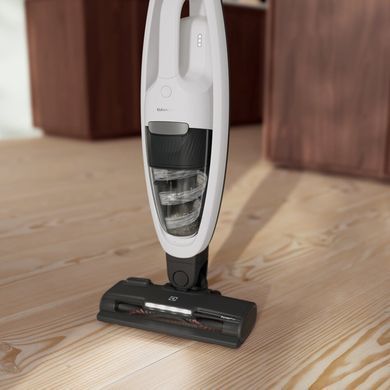 Electrolux Пылесос беспроводный, конт пыль -0.3л, автон. раб. до 45мин, вес-2.8кг, НЕРА, 2в1, турбо-щетка, BRC, 4 насадки, белый ES52CB18SH фото