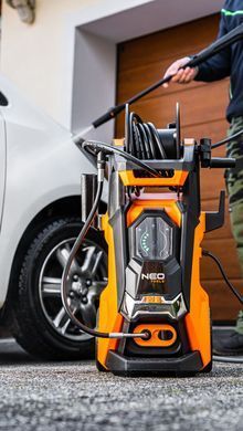 Мийка високого тиску NEO 04-705, 2000 Вт, 150 бар, шланг 5 м з котушкою, набір аксесуарів