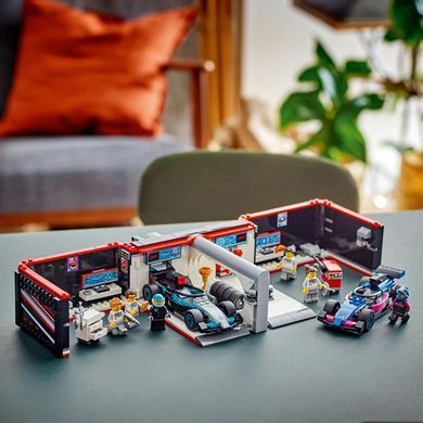 Конструктор LEGO City Гараж F1 и автомобили Mercedes-AMG и Alpine 678 деталей (60444)