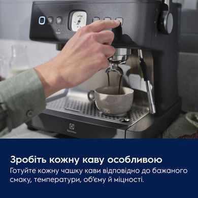 Кофеварка эспрессо Electrolux E8EC1-8BP (7157708) 910004010 фото