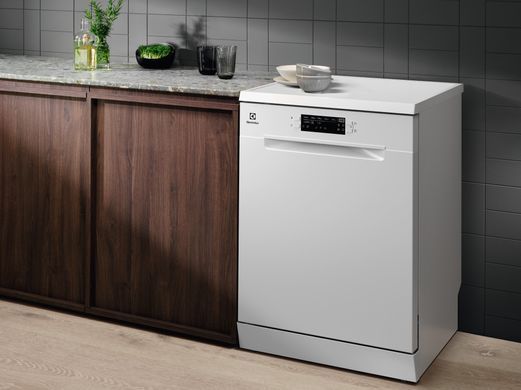Electrolux Посудомийна машина, 14компл., A+++, 60см, дисплей, інвертор, 3й кошик, білий (377256) SEM94830SW фото