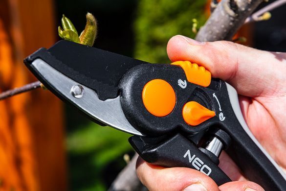 Сектор Neo Tools 200 мм (арт. 15-203) &ndash; для твердої деревини, ергономічна ручка 15-203 фото