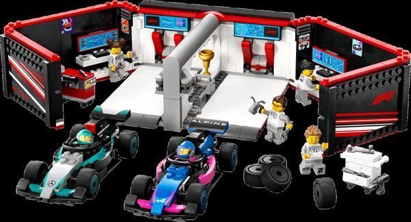 Конструктор LEGO City Гараж F1 и автомобили Mercedes-AMG и Alpine 678 деталей (60444)
