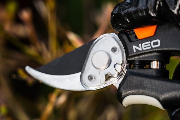 Обхідний сектор Neo Tools 200 мм, арт. 15-204 &ndash; з редуктором для легкої обрізки 15-204 фото