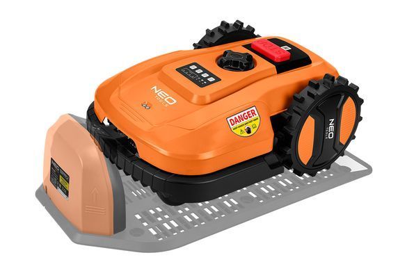 Робот-газонокосарка NEO TOOLS E+ 04-621 для газонів до 600 м2, з док-станцією та акумулятором 04-621 фото