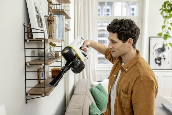 Karcher Пылесос безпроводной VC 4 Cordless myHome Pet, 80Вт, конт пил -0.65л, автон. работа до 30мин, вес-2.4кг, НЕРА, белый 1.198-633.0 фото