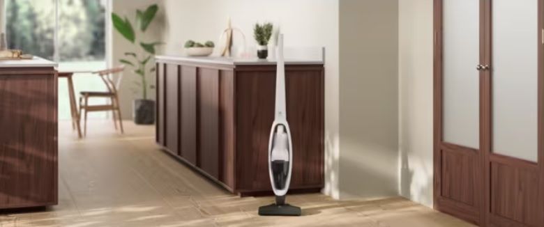 Electrolux Пилосос безпровідний, конт пил -0.3л, автон. робота до 45хв, вага-2.65кг, НЕРА, 2в1, турбо-щітка, 2 насадки, білий (364681) ES31CB18SH фото