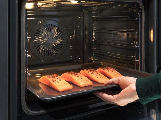 Electrolux Духовой шкаф электрический, 70л, А+, пар, дисплей, конвекция, ф-ция пароварки, черный+нерж EOB7S31X фото