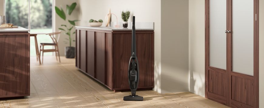 Electrolux Пилосос безпровідний, конт пил -0.3л, автон. робота до 45хв, вага-2.65кг, НЕРА, 2в1, турбо-щітка, 2 насадки, сірий (364687) ES31CB18GG фото