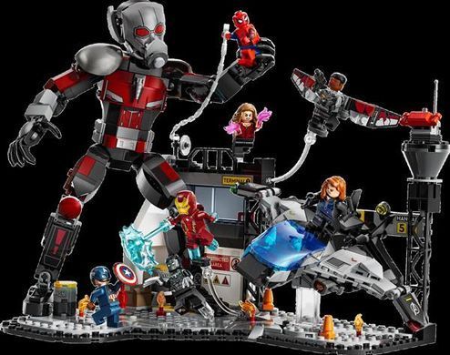 Конструктор LEGO Super Heroes Перший месник Протистояння Пригодницька битва 736 деталей (76314)