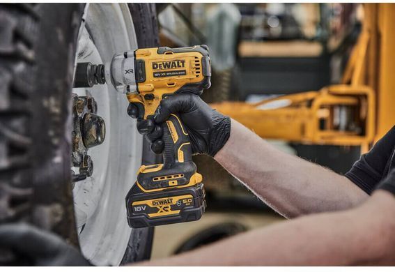 Гайковерт ударный аккумуляторный бесщеточный DeWALT DCF891P2G DCF891P2G фото