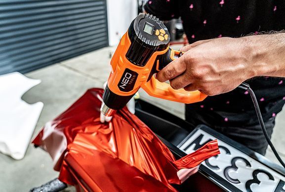 Термофен NEO TOOLS 04-710, потужність 2000 Вт, температурний діапазон 50-600 &deg; C, з кейсом та дисплеєм 04-710 фото