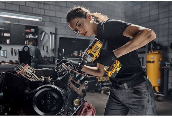 Гайковерт ударный аккумуляторный бесщеточный DeWALT DCF891P2T DCF891P2T фото