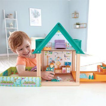 Игровой набор Hape Ветеринарная клиника (E3408) dt_12300 фото