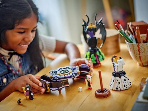 Конструктор LEGO Disney Classic Сукні Малефісенти та Лютелли де Віль (391147)