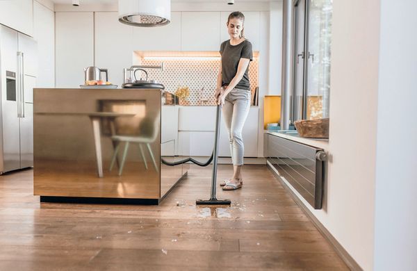 Karcher Пилосос господарський WD 2 PLUS S V-15/4/18, 1000 Вт, 15 л, 4 м, 4.519 кг (350474) 1.628-050.0 фото