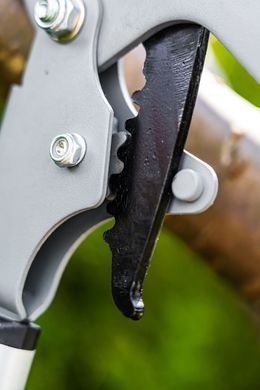 Веткорез с ковкой NEO TOOLS 765 мм &mdash; обрезка веток до 40 мм с усилением на 60%. 15-252 фото