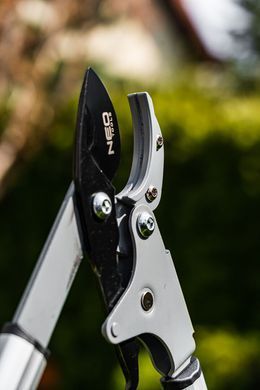 Веткорез с ковкой NEO TOOLS 765 мм &mdash; обрезка веток до 40 мм с усилением на 60%. 15-252 фото