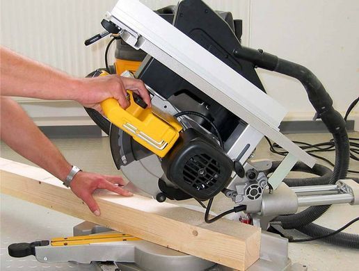 Пила комбинированная сетевая DeWALT D27111 D27111 фото