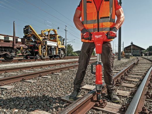 Гайкокрут акумуляторний для рейок 1'' MILWAUKEE, M18 FUEL FHIWF1R-122C 4933493141 фото