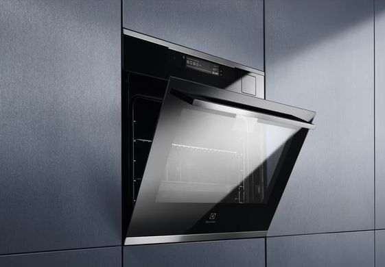 Electrolux Духова шафа електрична, 70л, A++, пара, конвекція, ф-ція пароварки, чорний+нерж (363458) KOAAS31CX фото