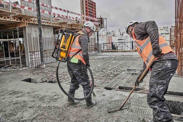 Вибратор-рюкзак глубинный аккумуляторный POWERSHIFT DeWALT DCPS310N DCPS310N фото