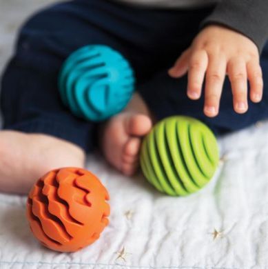 Прорізувач-брязкальце Fat Brain Toys Sensory Rollers Сенсорні кулі 3 шт. (FA161-1) dt_9452 фото