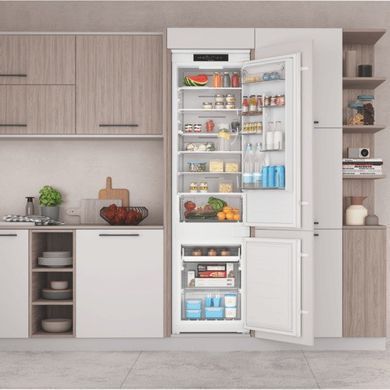 Indesit Встраиваемый холодильник с морозильной камерой INC20T321EU INC20T321EU фото