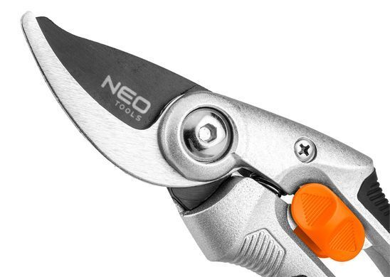 Секатор для сада Neo Tools, ст. 15-212 &ndash; 210 мм, обрезка веток и побегов 15-212 фото