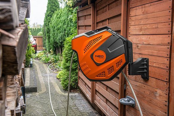 Шланг садовий NEO Tools 15-891, 1/2", 20+2 м, із системою автоматичного намотування 15-891 фото