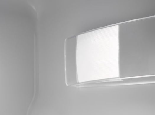 Electrolux Холодильник встр. с нижн. мороз., 177x54х55, холод.отд.-192л, мороз.отд.-61л, 2дв., А+, Combi, инв., диспл внутр., белый RNT6NE18S фото