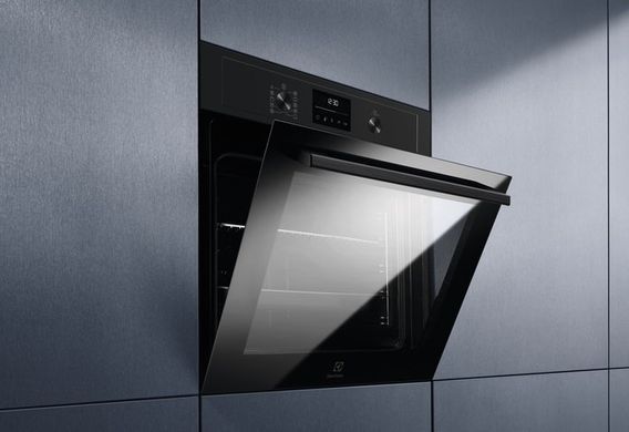 Electrolux Духова шафа електрична, 72л, A+, пара, дисплей, конвекція, піроліз, телескопічні напрямні, чорний (374396) EOD4P57H фото