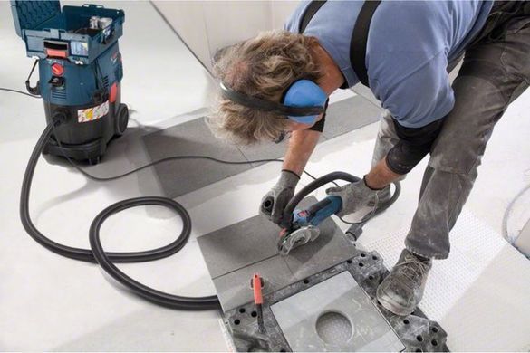 Bosch Пылесос профессиональный GAS 35 L SFC+, 1200Вт, 254мБар, контейнер 35л, 11.6кг 0.601.9C3.000 фото