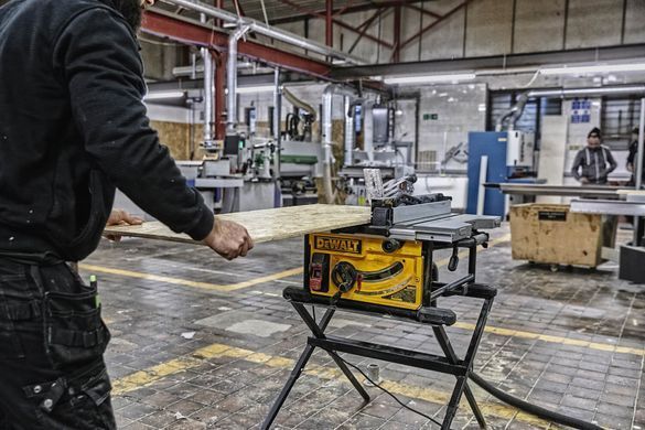 Пила настольная сетевая DeWALT DWE7492 DWE7492 фото