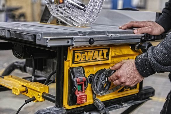 Пила настольная сетевая DeWALT DWE7492 DWE7492 фото
