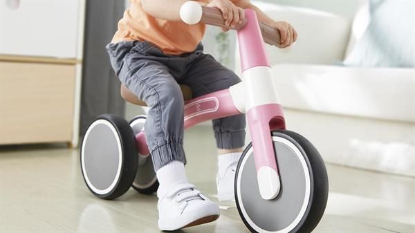 Біговел Hape Перша поїздка триколісний 7" рожевий (E0105), Рожевий
