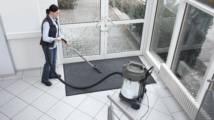 Пилосос професійний Karcher NT 70/2 Me Classic двомоторний, 2300Вт, 225мБар, контейнер 70л, 18.5кг 1.667-306.0 фото