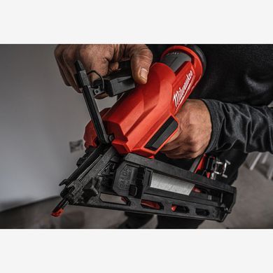 Цвяхозабивний пістолет акумуляторний MILWAUKEE, M18 FN15GA-0X, 32/64мм 4933478091 фото