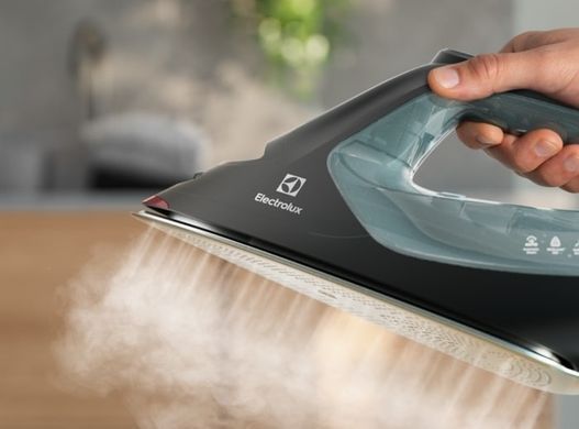 Electrolux Праска, 2600Вт, 370мл, паровий удар 240гр, алюмінієва підошва, електр. керування, зелено-чорний (376741) E8SI2-6OG фото