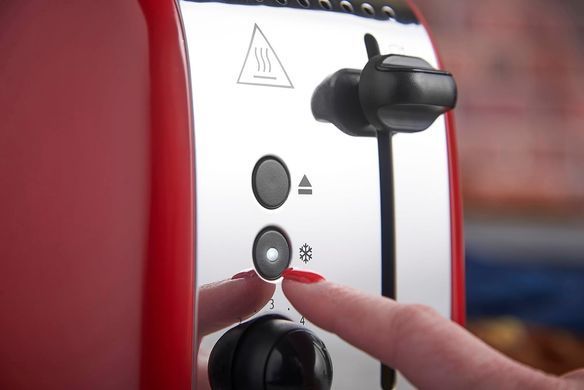 Russell Hobbs Тостер Colours Plus, 1600Вт, нержав., підігрів,разморозка, червоний (370488) 26554-56 фото