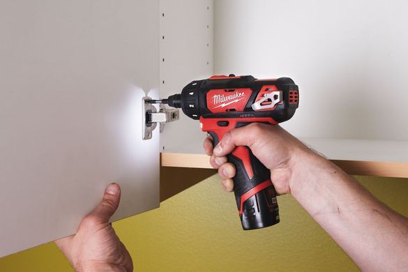 Дриль-шурупокрут акумуляторний MILWAUKEE, M12 BD-202C 4933441900 фото