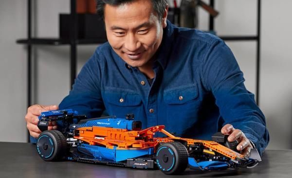 Конструктор LEGO Techniс Гоночний автомобіль McLaren Formula 1, 1434 деталі (42141)
