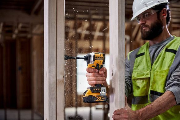 Шурупокрут ударний акумуляторний безщітковий DeWALT DCF850P2T DCF850P2T фото