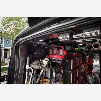 Зарядное устройство PACKOUT MILWAUKEE, M18 PC6
