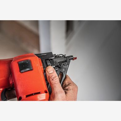 Цвяхозабивний пістолет акумуляторний MILWAUKEE, M18 FN16GA-202X, 32/64мм 4933478092 фото